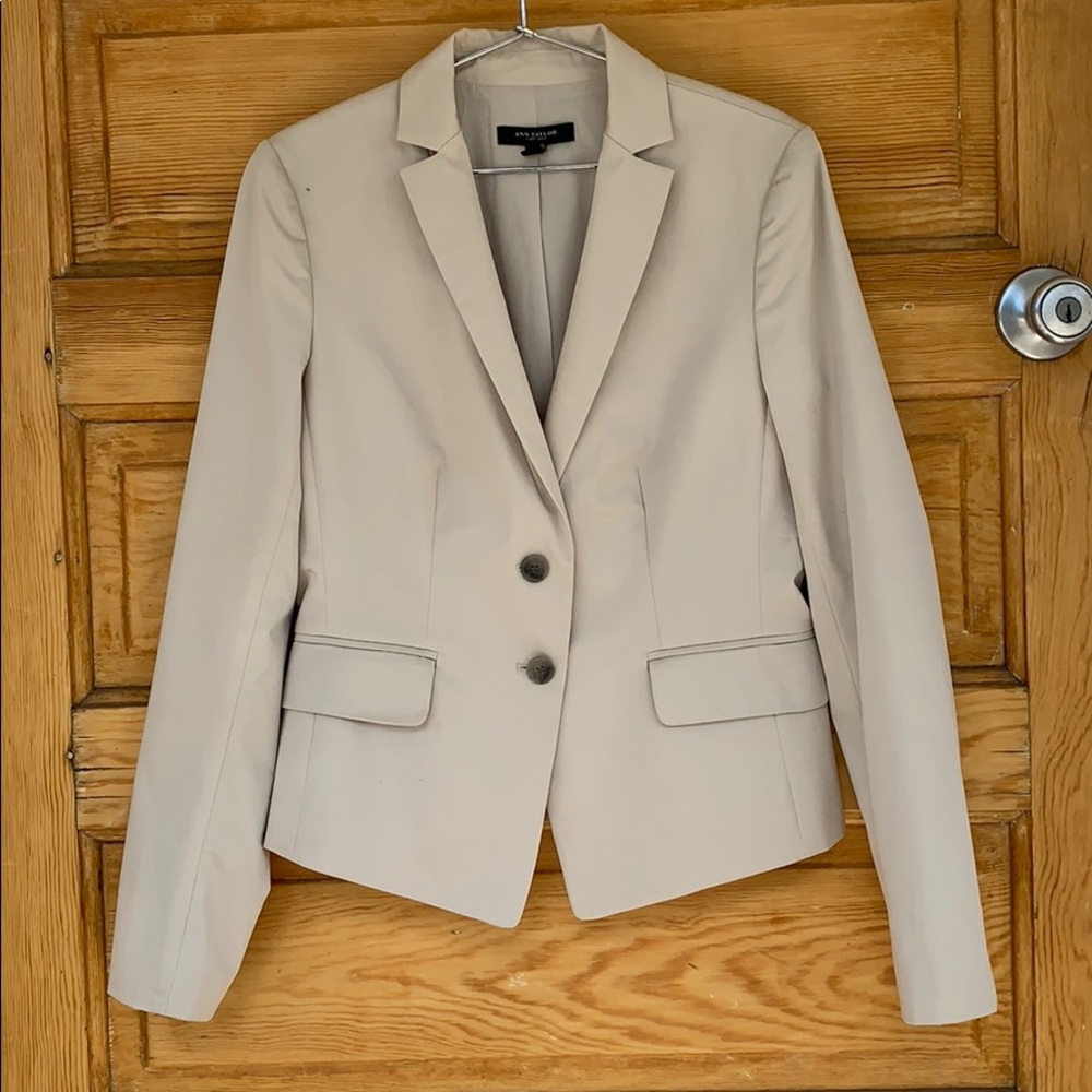 Ann Taylor cream blazer